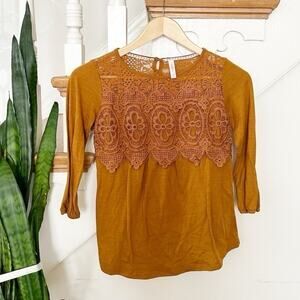 Xhilaration Mustard Yellow Lace Yoke 3/4 Sleeve Pullover Blouse Top Size XS